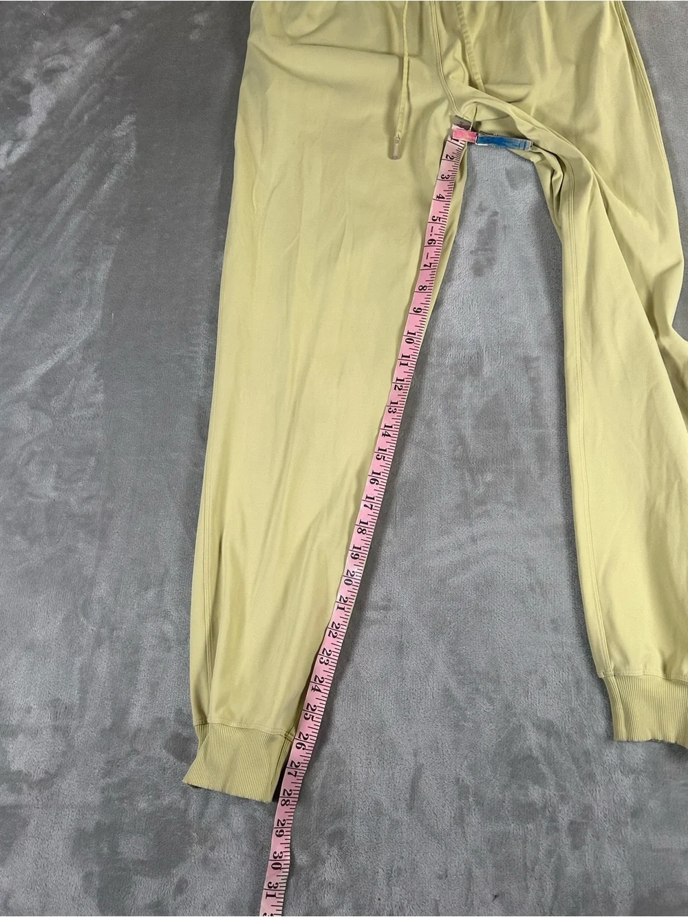 Lululemon stretch high rise on the fly Pale Yellow Joggers - Picture 11 of 11